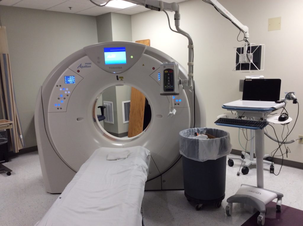 Lung cancer screening using low-dose CT photo of CT Scanner
